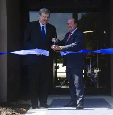 Memphis Mayor Jim Strickland cuts ribbon with CEO Ken Hazen